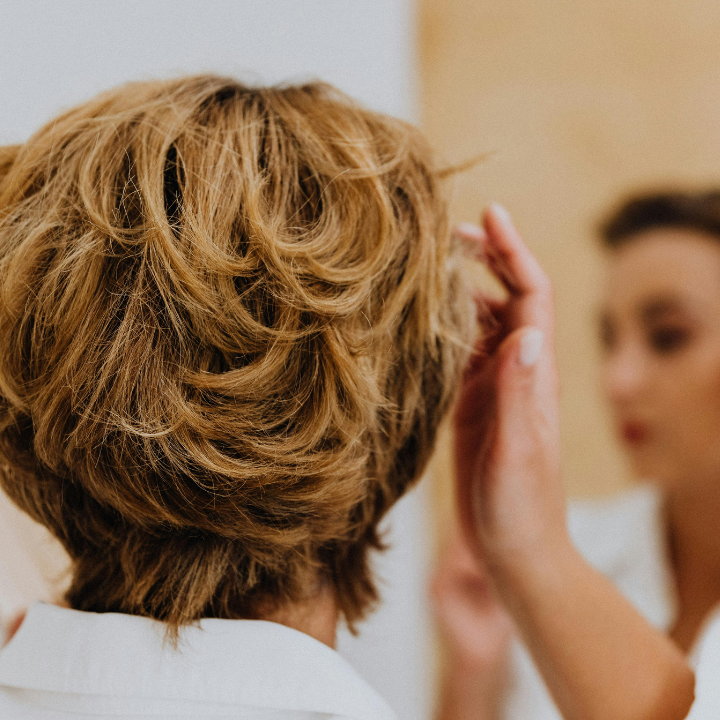 coiffure-domicile-paris-femme-senior.jpg